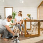 Vrouwen kopen zorgvuldiger een huis, mannen sneller