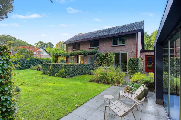Twee-onder-één-kap te koop: Robijnweg 16, Amersfoort