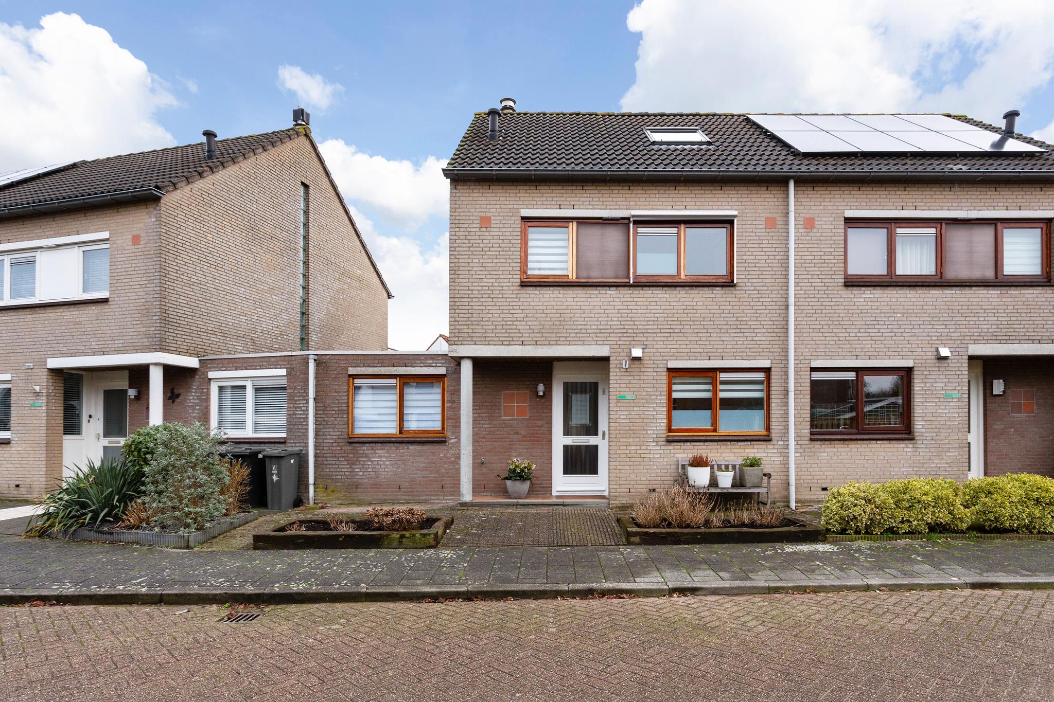 Valkenkamp 683