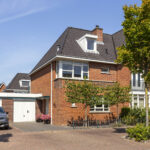                         Burgemeester Van den Helmlaan 6
                    