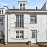                         C.P. Klapstraat 11
                    