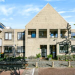                         Valkenkamp 752
                    