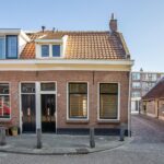                         Zonstraat 42
                    