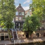                         Oudegracht 70 A
                    