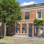                         Leliestraat 2
                    